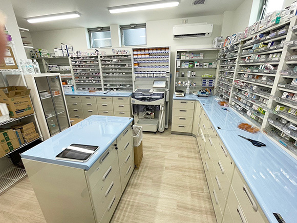 いせ一之木薬局　調剤室